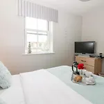 Nett's Coastal Escape