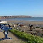 Nett's Coastal Escape *
