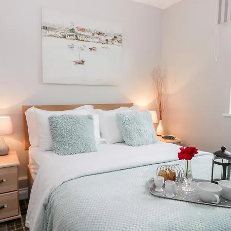 Nett's Coastal Escape