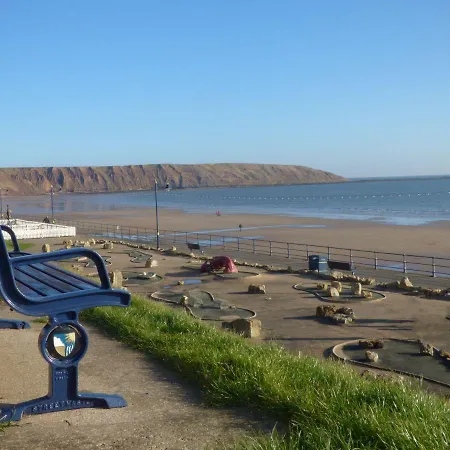 Nett's Coastal Escape *